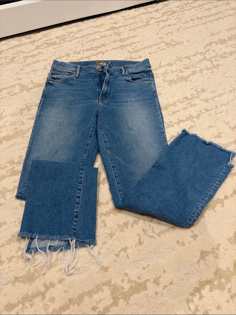 Mother denim “insider crop step fray”